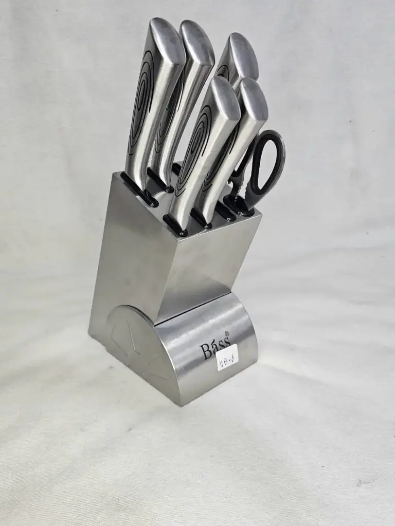 Bus knife with steel holder