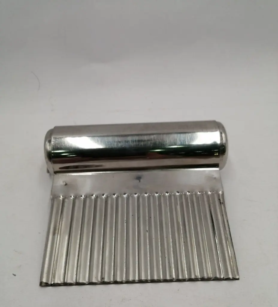 Pickled stainless steel cutter with stainless steel handle