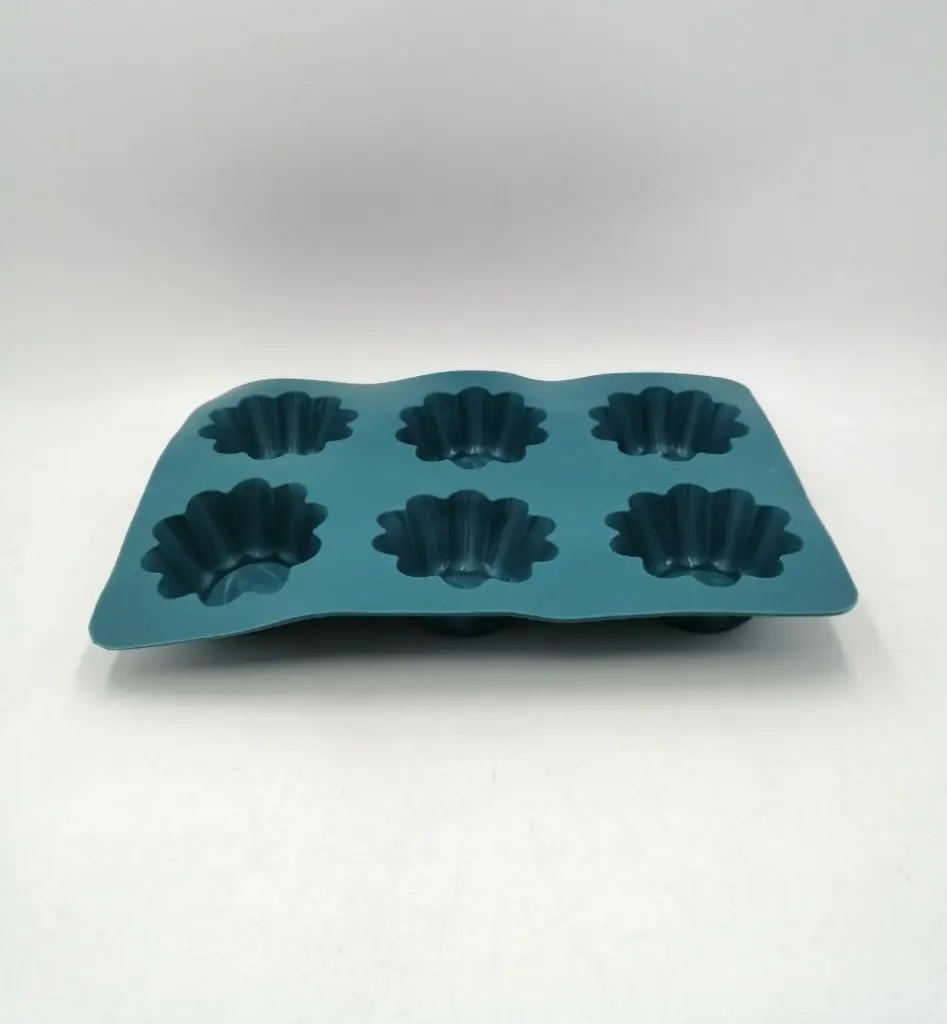 6-hole silicone cupcake mold