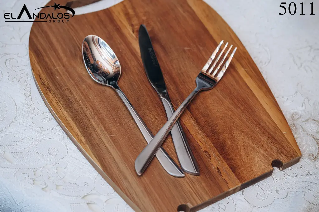 86-piece Andalusian leather spoon bag, 3300